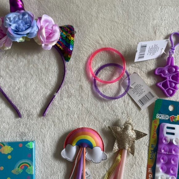 NWT Girls Bundle Notebook Pens Hair Accessories Etc. - Picture 9 of 11